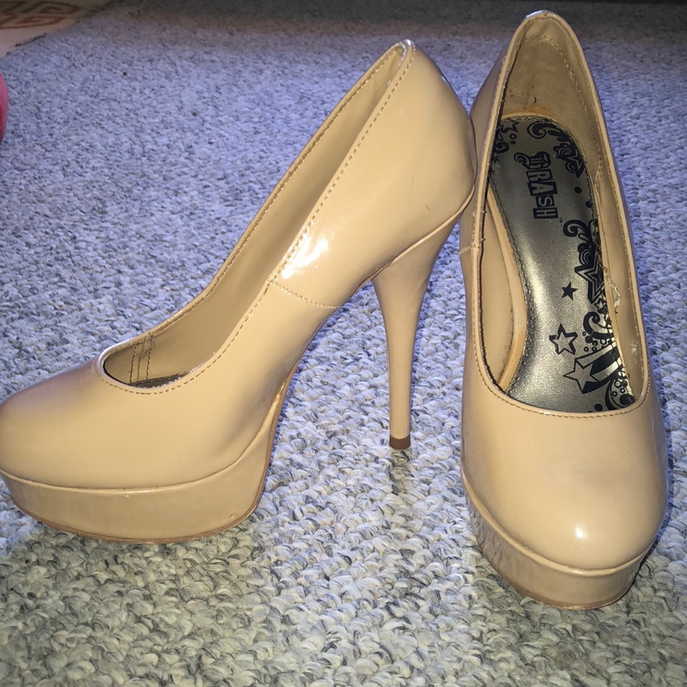 Nude heel